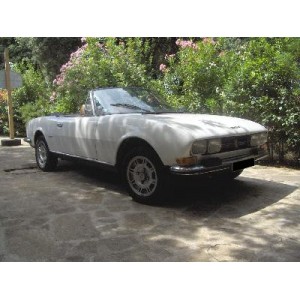 Peugeot 504 cabriolet blanc 1972