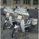 Peugeot cyclomoteur 103 de la police française 