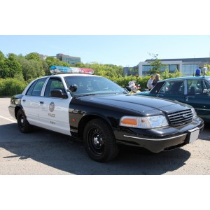 voiture de police américaine ford crown victoria 2001