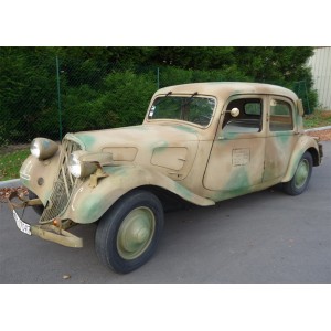 citroen traction 7 C 1937 camoufler , voiture réquisitionnés par l'armée allemande 