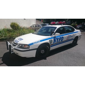 voiture de la police de new-york chevrolet impala 