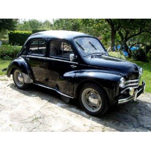 Renault Berline 4 CV noir 1956